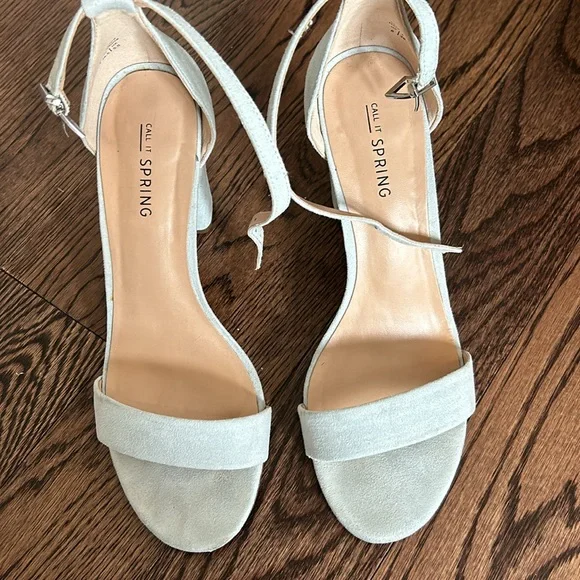 Heels - Picture 5 of 7